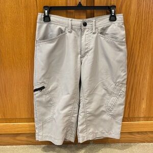 LEE youth boys size 16 khaki cargo shorts, like new condition